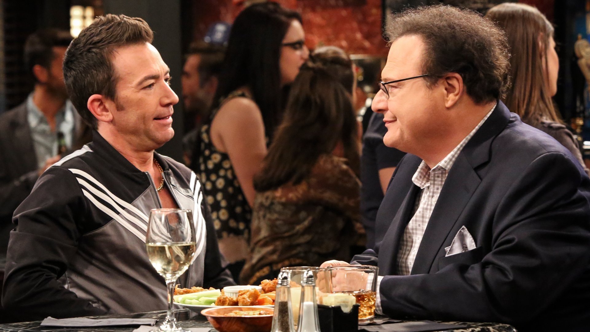 The Exes 2014  [S04E15] - Good Will Hinting
