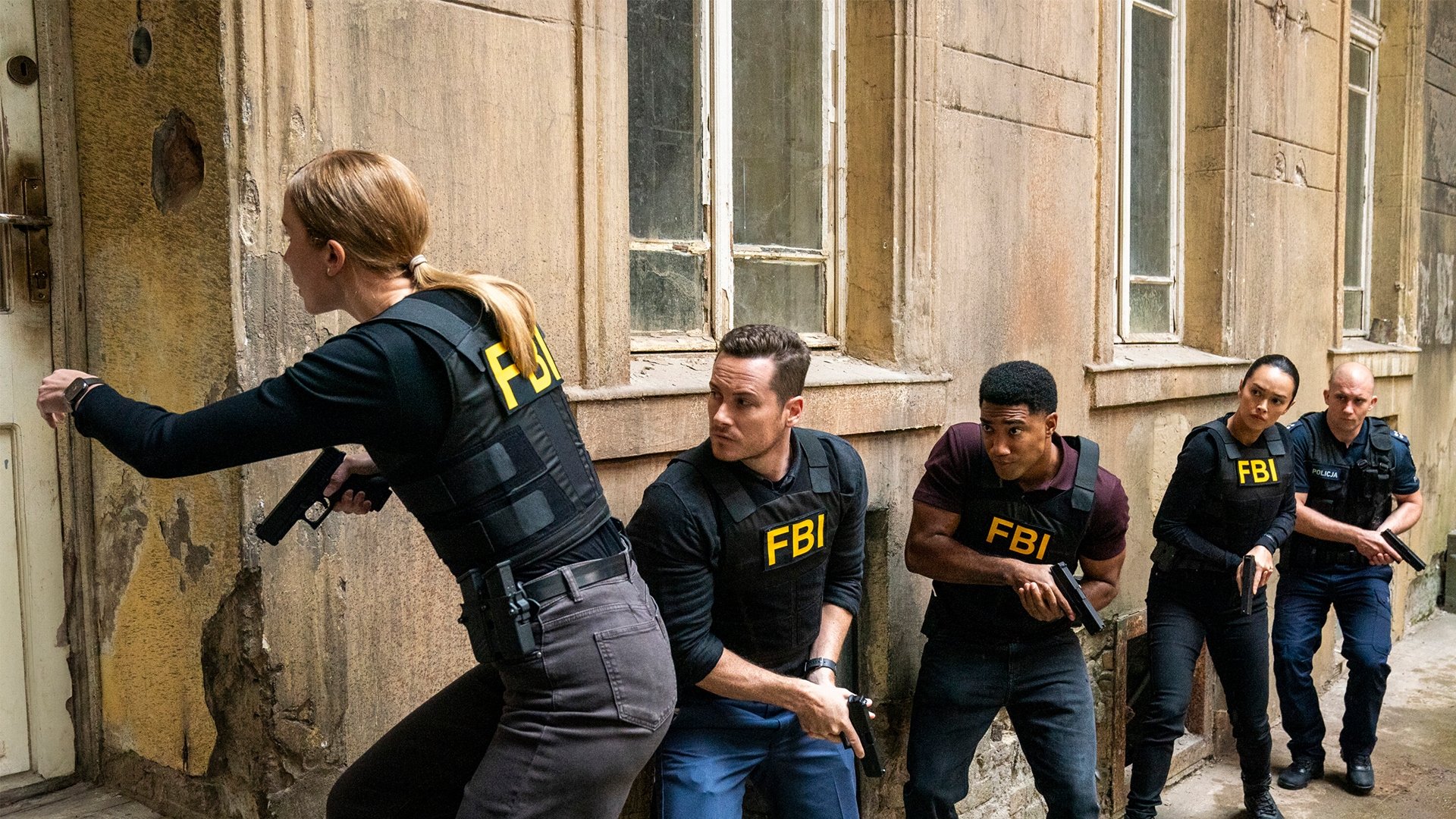 FBI: International 2024  [S04E05] - The Future's Looking Bright