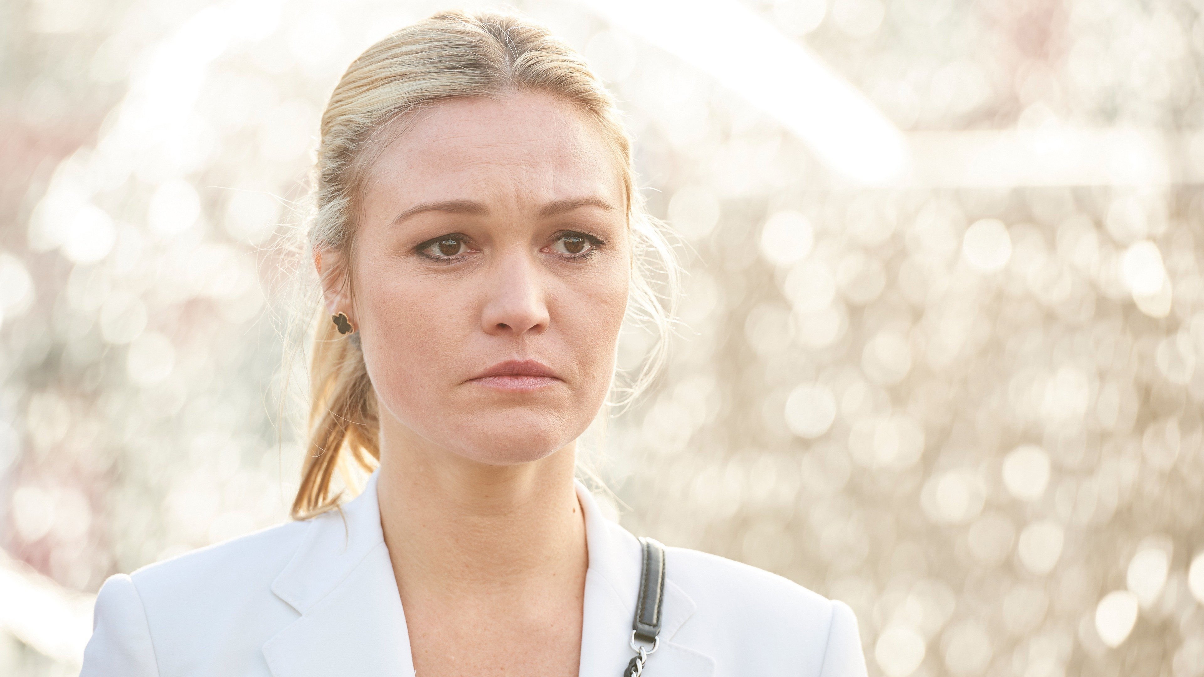 Riviera 2017  [S01E08] - Episode 8