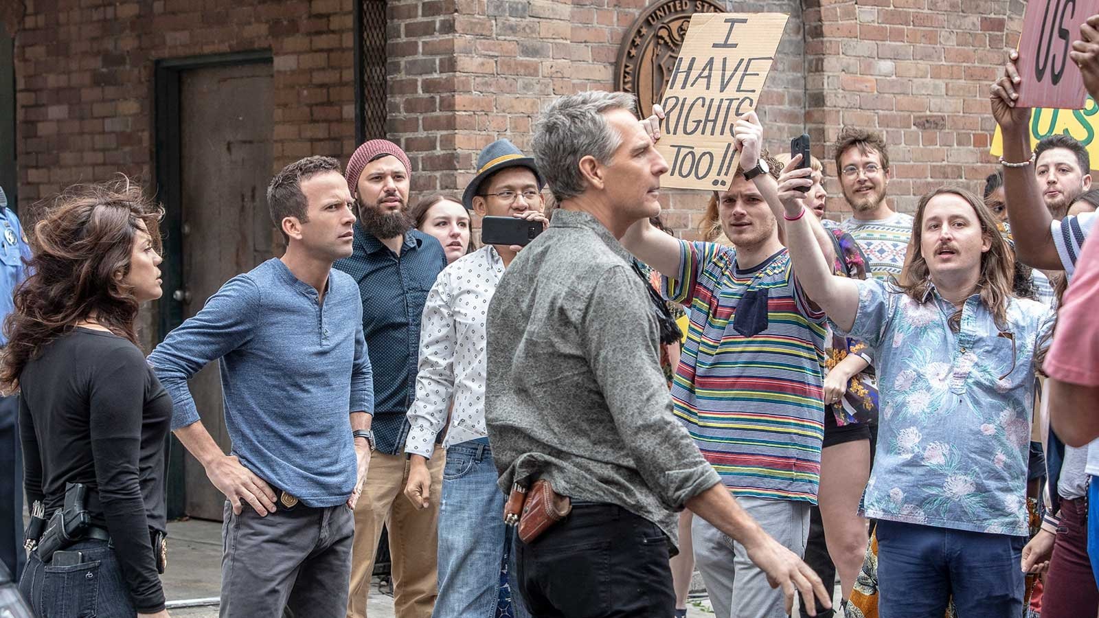NCIS: New Orleans 2017  [S04E22] - The Assassination of Dwayne Pride