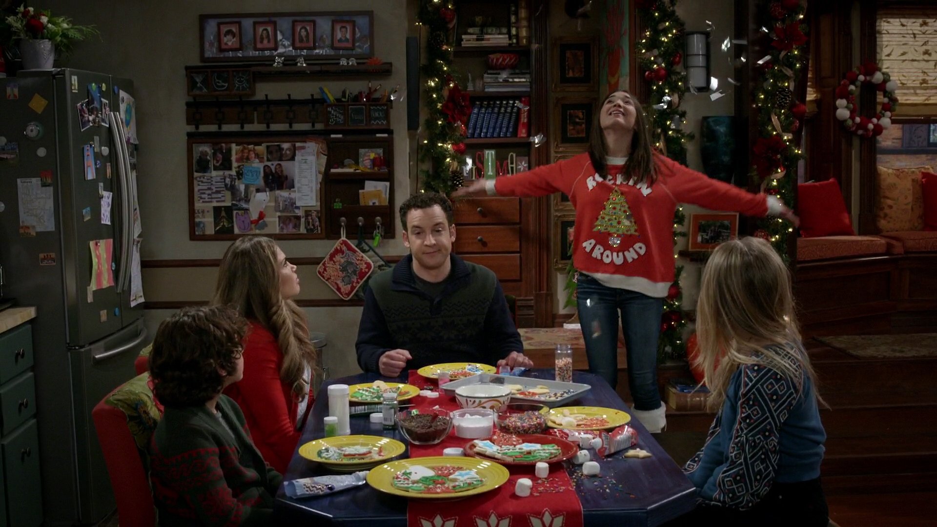 Girl Meets World 2016  [S03E18] - Girl Meets a Christmas Maya