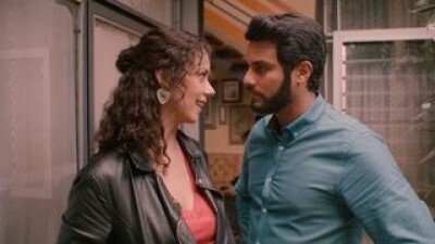 Love Spells 2021  [S01E08] - Mom's Boyfriends (Los novios de mamá)