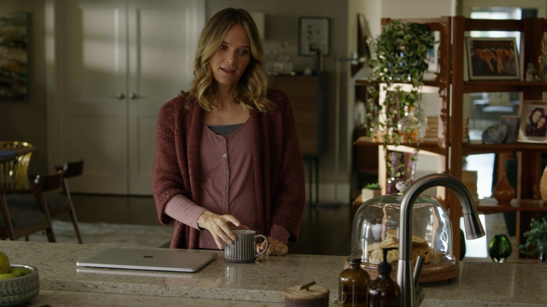 You Me Her 2019  [S04E06] - Eat Your Strangers and Don't Talk to Vegetables!