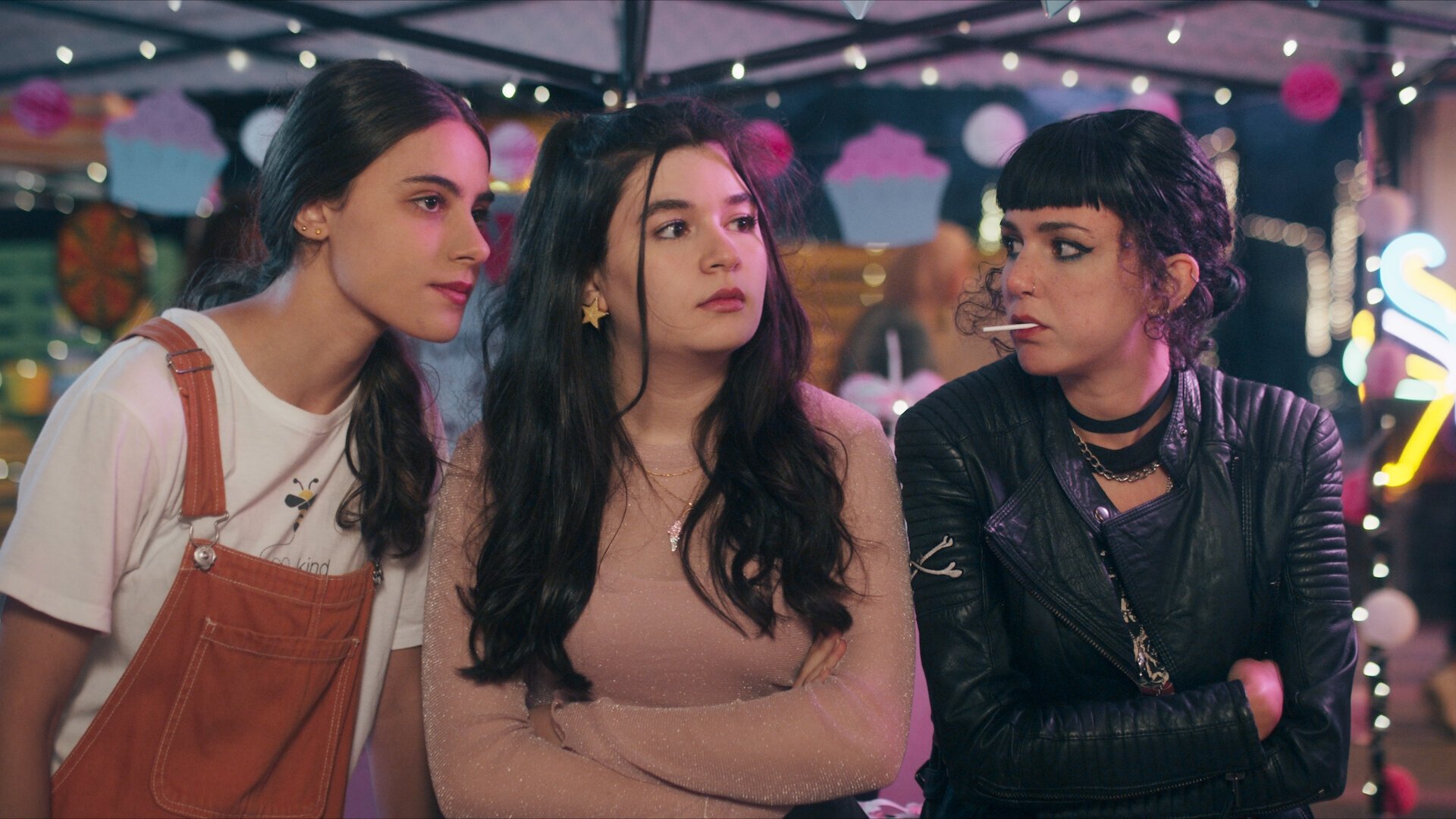 AlRawabi School for Girls 2021  [S01E03] - What Goes Around Comes Around