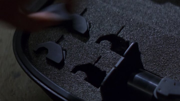 Entrapment 1999 Hindi-English 1080p BluRay 