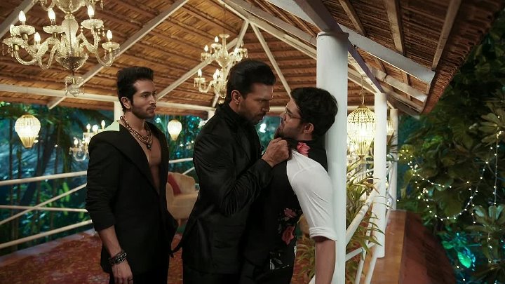 Badi Heroine Banti Hai S1 2024 Hindi Completed Web Series HEVC ESub