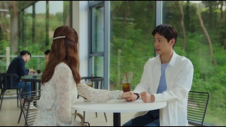 Love And Leashes 2022 Hindi-English 1080p WEB-DL HD x264 