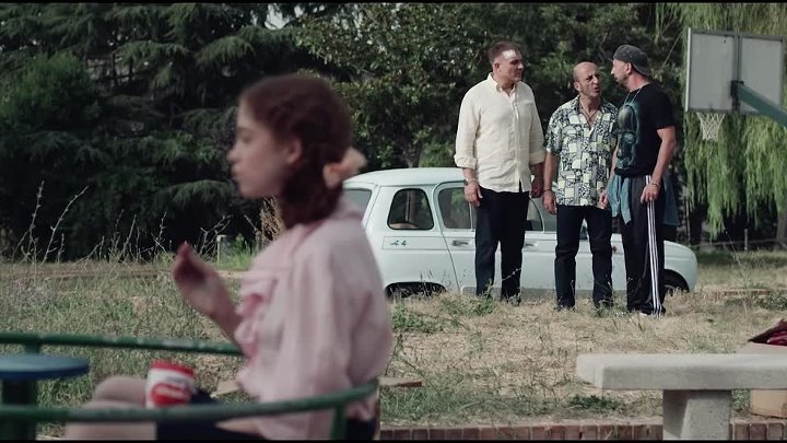 Three Man And A Ghost 2022 Hindi-Italian 1080p WEB-DL x264 