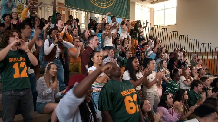 Senior Year 2022 Hindi-English 1080p WEB-DL 