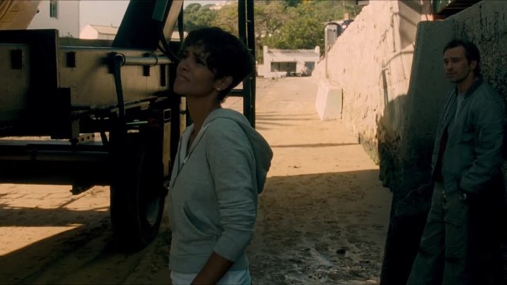 Dark Tide 2012 Hindi-English 1080p BluRay x264 